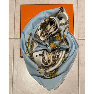 Hermes - 美品 人気のロンシャンへの散歩 水色 エルメス カレ90