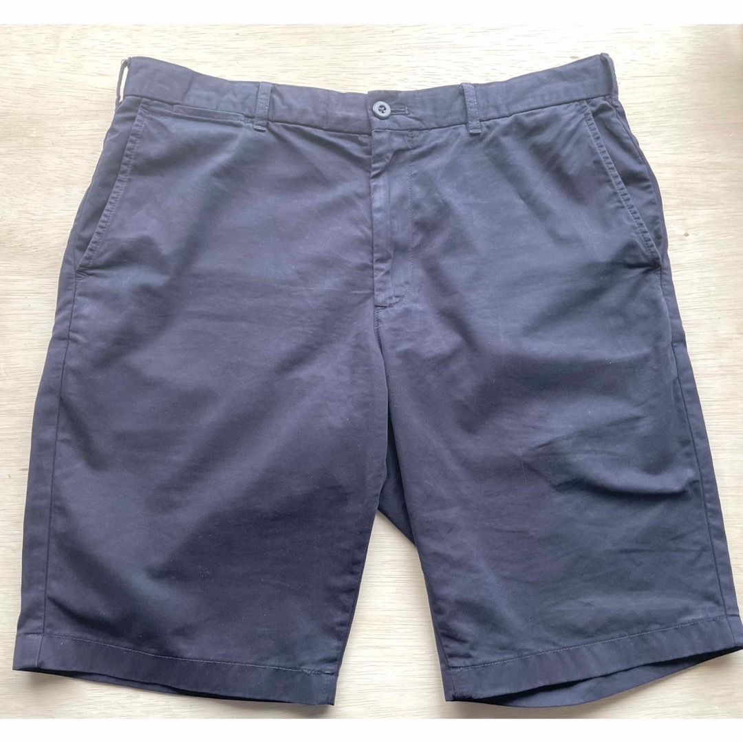 UNIQLO(ユニクロ)のチノハーフパンツ2枚 (白・紺) メンズのパンツ(ショートパンツ)の商品写真