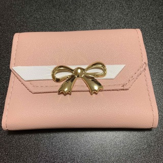 PUレザー　くすみピンク　リボン　三つ折り　財布　大容量　カードケース(財布)