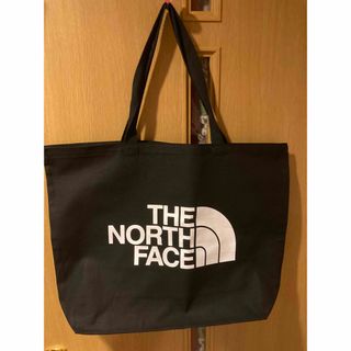 ザノースフェイス(THE NORTH FACE)のTHE NORTH FACE ハーフドーム ビッグプリント トート バッグ 黒(トートバッグ)