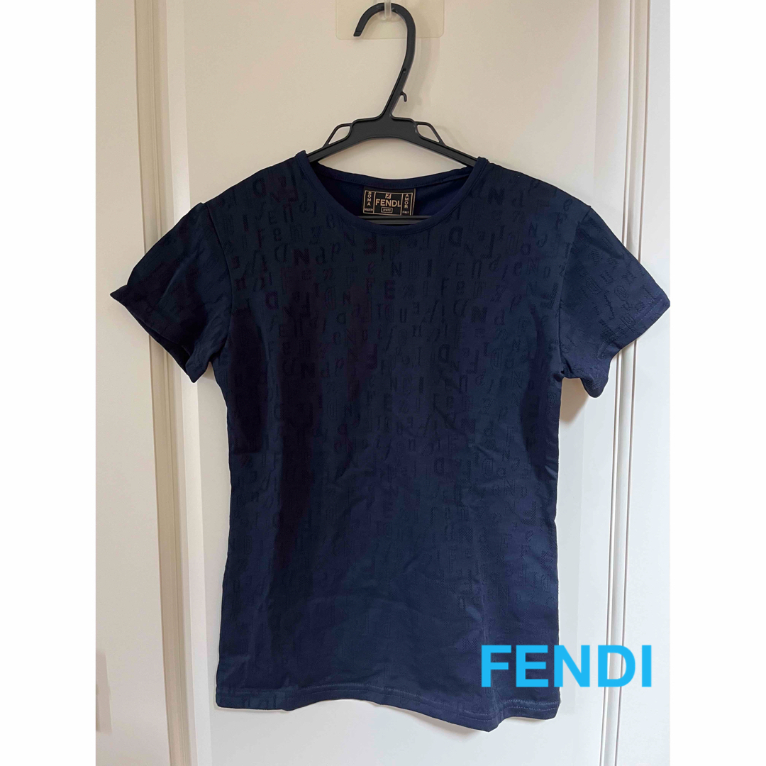 FENDI - FENDI Tシャツ 美品 S-Mの通販 by MoMo's shop｜フェンディ ...