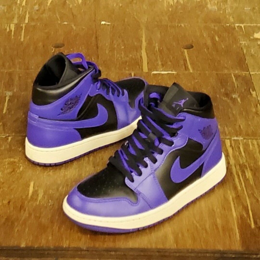 NIKE WMNS AIR JORDAN 1 MID BQ6472-051