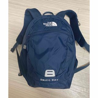 ザノースフェイス(THE NORTH FACE)の美品　ノースフェイス　SMALL DAY リュック　キッズ(リュックサック)