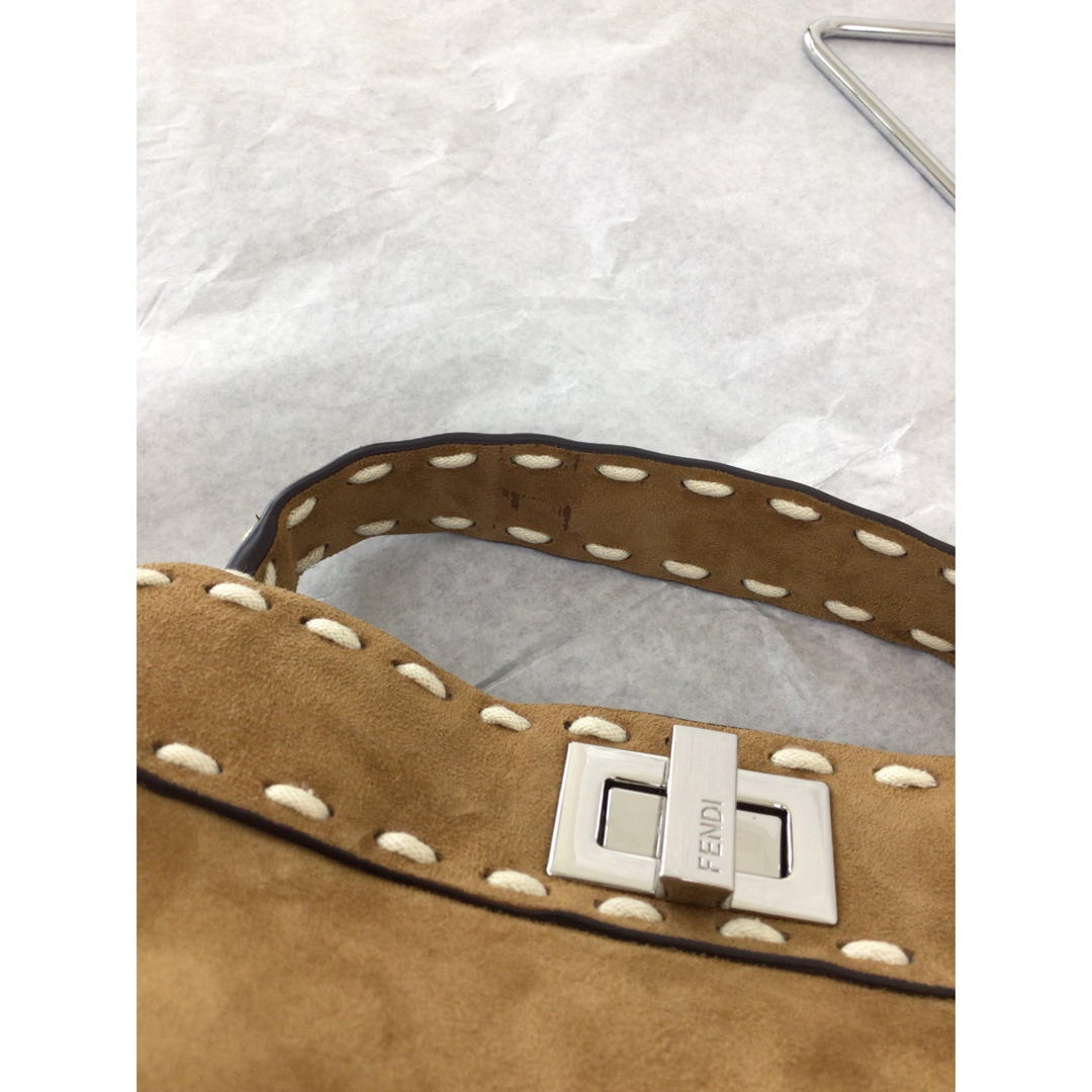 FENDI(フェンディ)のフェンディ ピーカブー ミニ セレリア スエード レザー ブラウン レディースのバッグ(ショルダーバッグ)の商品写真