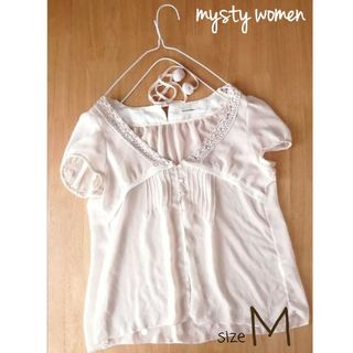 ミスティウーマン(mysty woman)のmysty women シアーシャツシフォントップスパフスリーブ半袖 Mトップス(カットソー(半袖/袖なし))