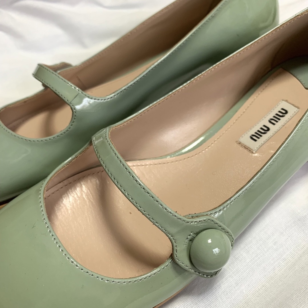 miumiu(ミュウミュウ)の【未使用】miumiu ミュウミュウ ストラップシューズ イタリア製 レディースの靴/シューズ(ローファー/革靴)の商品写真