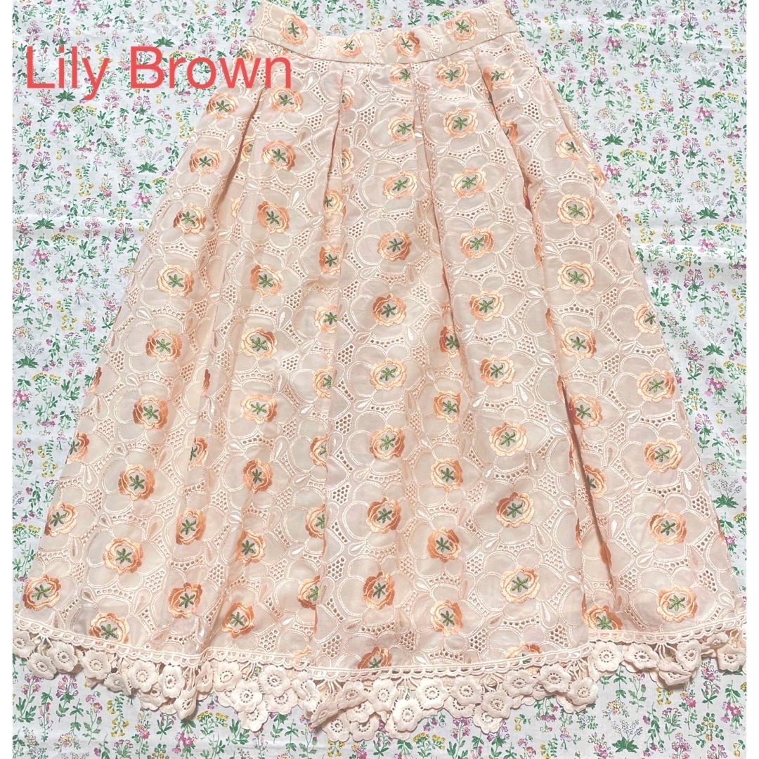 Lily Brown - リリーブラウン フラワーモチーフレーススカートの通販 by ER's shop｜リリーブラウンならラクマ