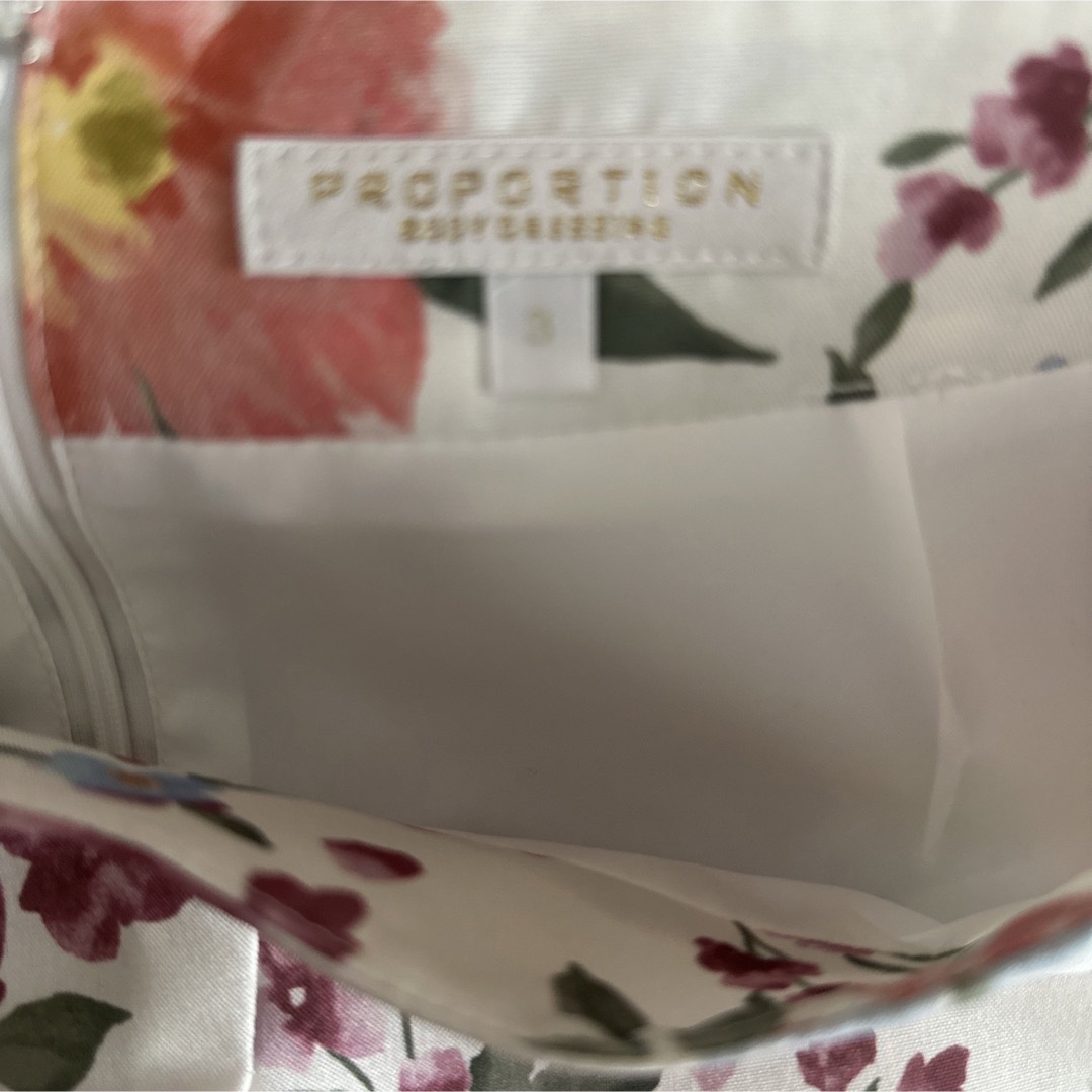 PROPORTION(プロポーション)の《未使用》PROPORTION  花柄フレアスカート レディースのスカート(ロングスカート)の商品写真