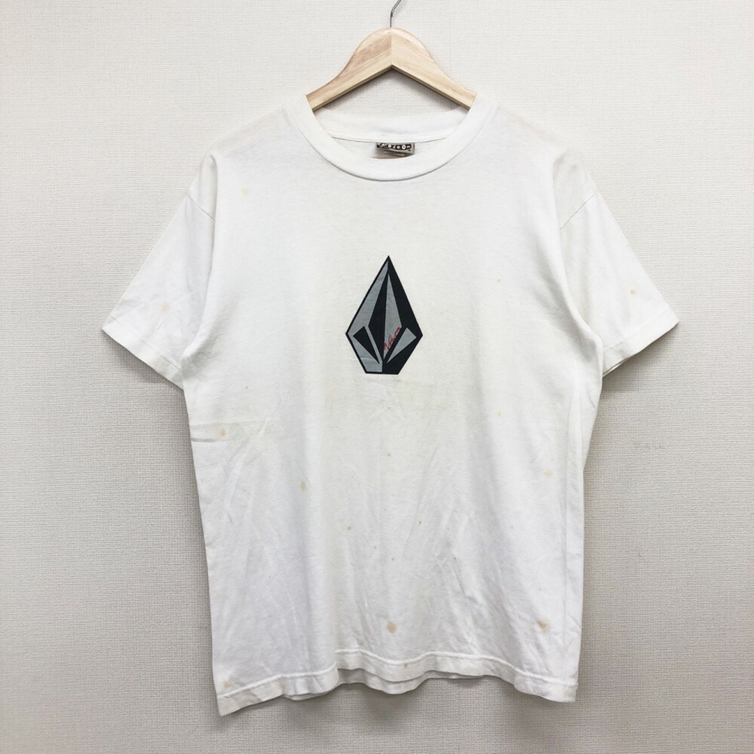 volcom(ボルコム)の訳あり ポッキリ US古着 USA製 ボルコム Volcom Tシャツ 半袖 ロゴプリント サイズ：メンズ M ホワイト【中古】 メンズのトップス(Tシャツ/カットソー(半袖/袖なし))の商品写真