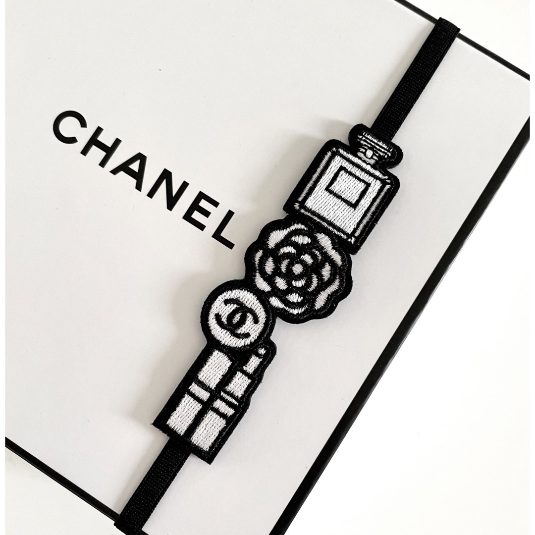 CHANEL(シャネル)のCHANEL シャネル　ノベルティ　2023 ラバー　ブックマーク　新品未使用 コスメ/美容のコスメ/美容 その他(その他)の商品写真