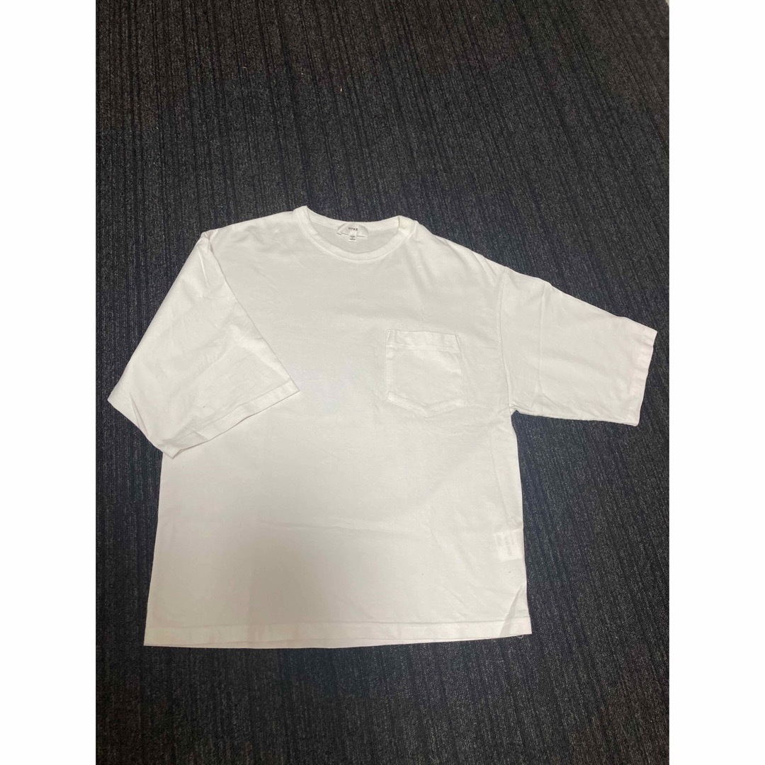 HYKE(ハイク)のHYKE ポケット付き　半袖　ティシャツ レディースのトップス(Tシャツ(半袖/袖なし))の商品写真