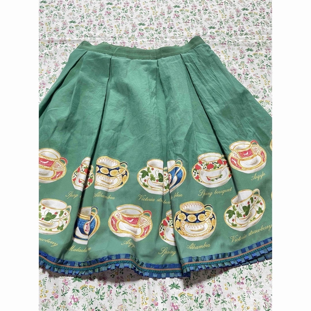 JaneMarple(ジェーンマープル)のJaneMarpleミントンデコパージュスカート レディースのスカート(ひざ丈スカート)の商品写真