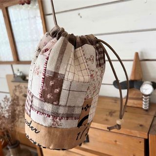 handmade＊パッチワーク巾着＊丸底巾着(ポーチ)