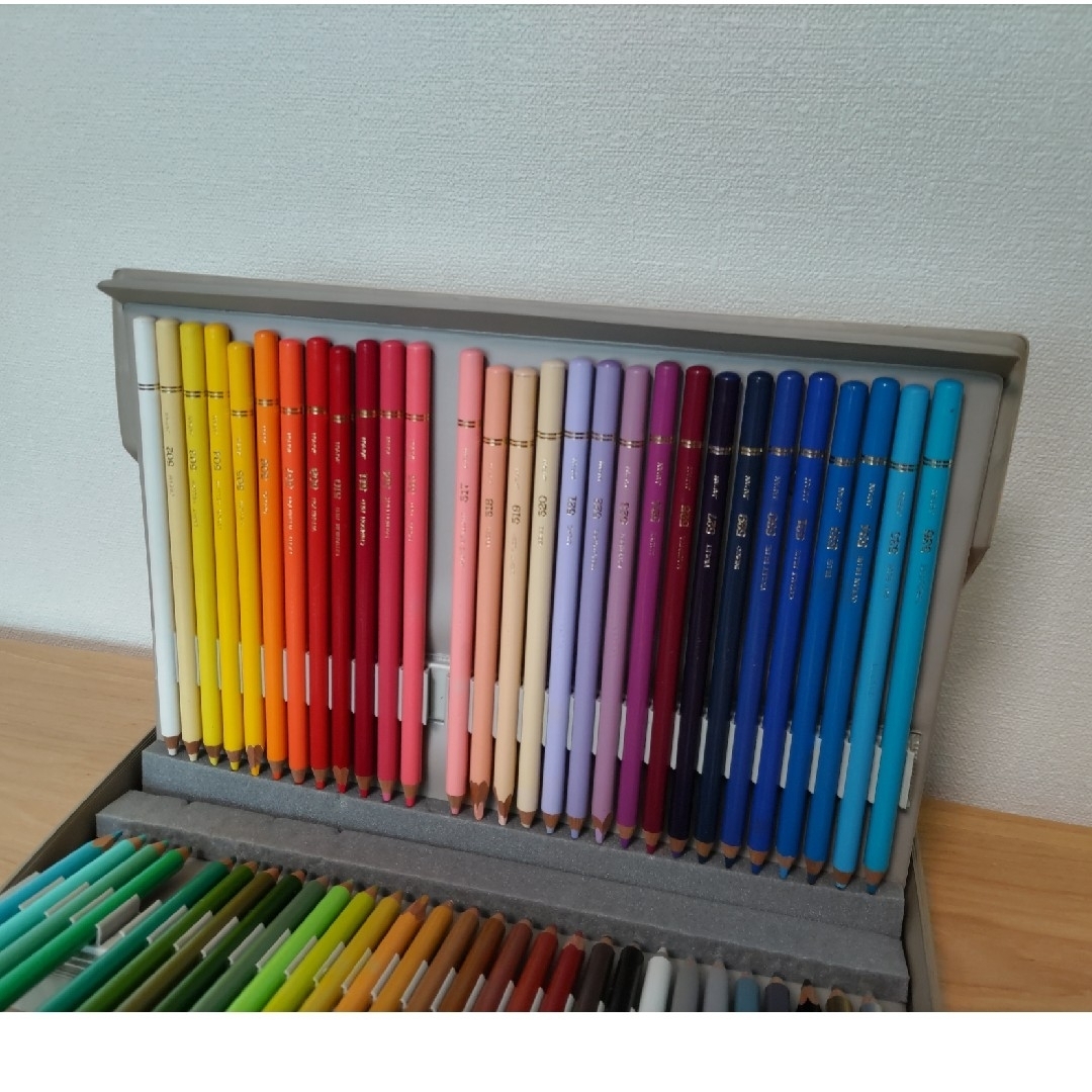三菱鉛筆 - MITSUBISHI uni 色鉛筆 60色セット 中古の通販 by が 三菱鉛筆 - MITSUBISHI uni 色鉛筆 60色セット 中古の通販 by が