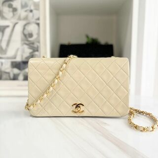 シャネル(CHANEL)の美品☆　シャネル　フルフラップ　マトラッセ　アイボリー　ショルダーバッグ　2番台(ショルダーバッグ)