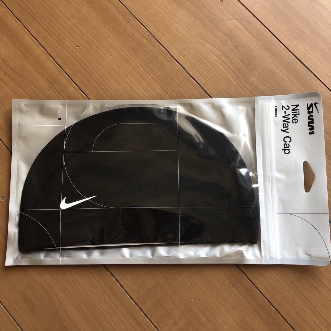 NIKE(ナイキ)のNIKE スイムキャップ　水泳帽子 スポーツ/アウトドアのスポーツ/アウトドア その他(マリン/スイミング)の商品写真