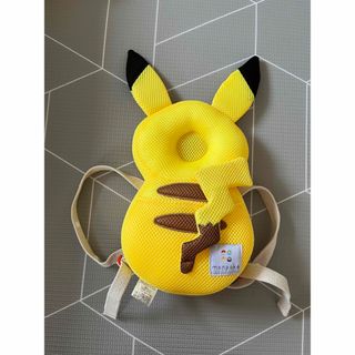 ポケモン(ポケモン)のピカチュウ　転倒防止リュック　monpoke モンポケ よちよちリュック (リュックサック)