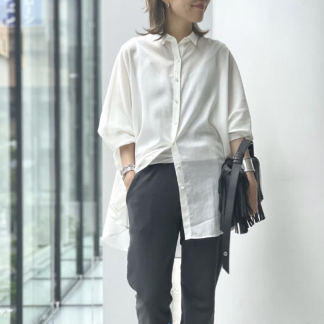 Dolmansleeve Sheer Blouse