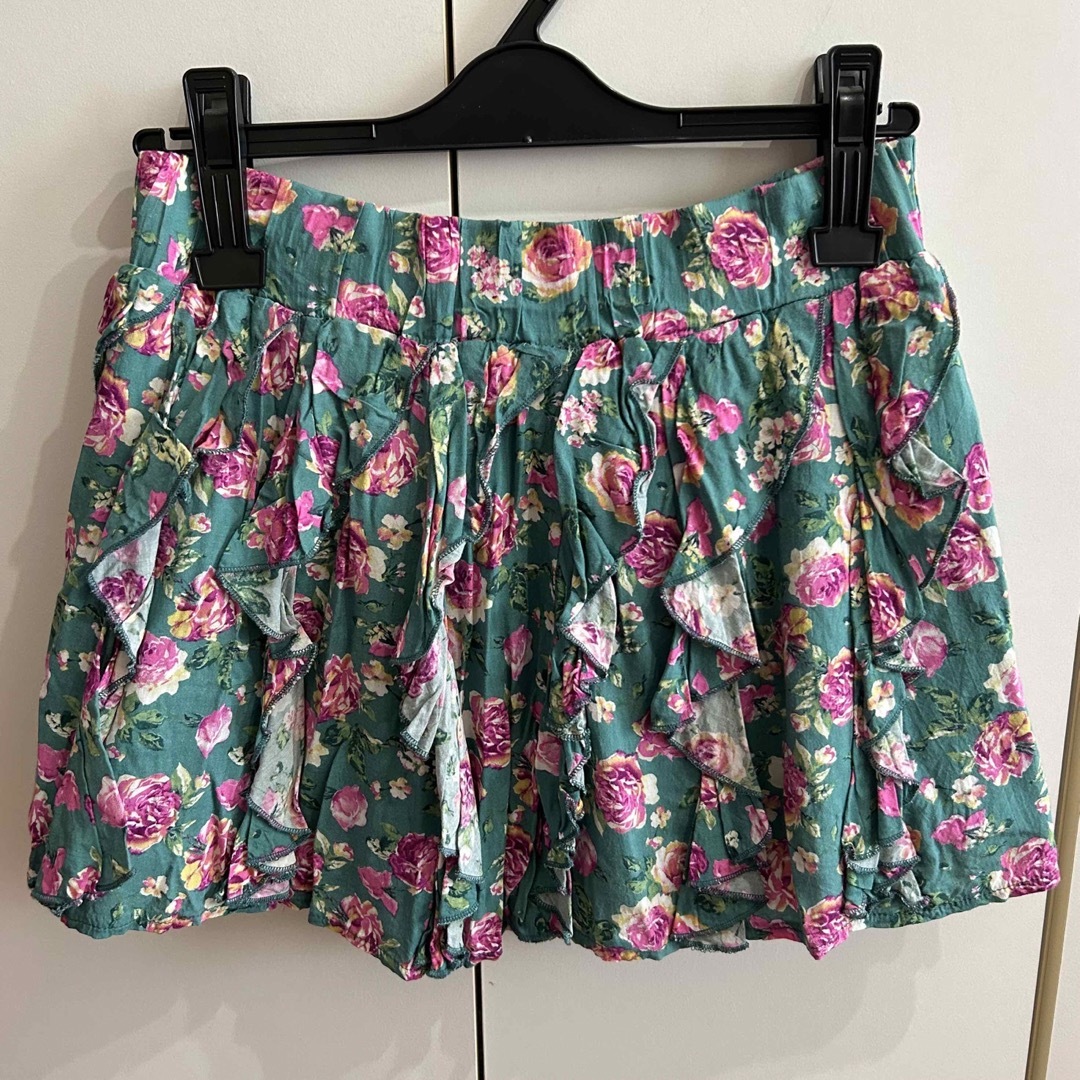 ANAP(アナップ)の匿名発送込　ANAP ミニ　スカート　花柄　バラ　黄緑　グリーン　ウエストゴム レディースのスカート(ミニスカート)の商品写真