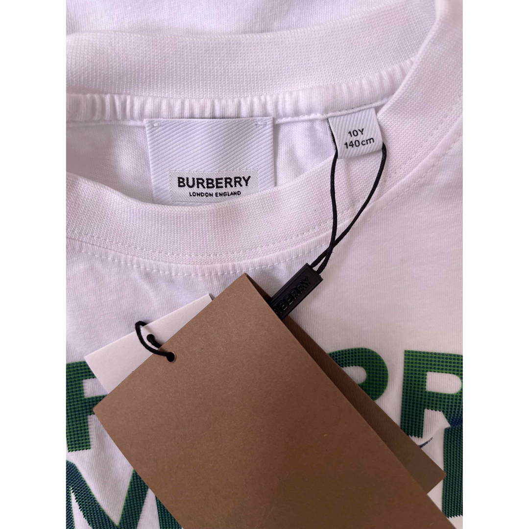 BURBERRY(バーバリー)の新品 BURBERRY LONDON ENGLAND キッズ Tシャツ  キッズ/ベビー/マタニティのキッズ服男の子用(90cm~)(Tシャツ/カットソー)の商品写真