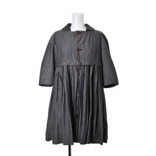 コムデギャルソン(COMME des GARCONS)のCOMME des GARCONS 飴ボタン プリーツ ポリ コート(その他)