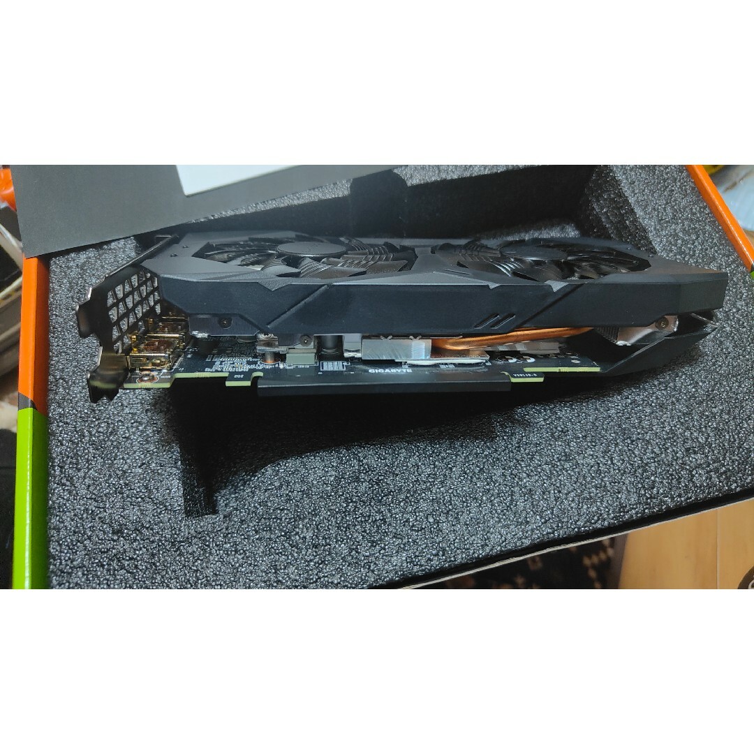 中古GEFORCE GTX 1660 SUPER OC 6G GIGABYTE スマホ/家電/カメラのPC/タブレット(PCパーツ)の商品写真