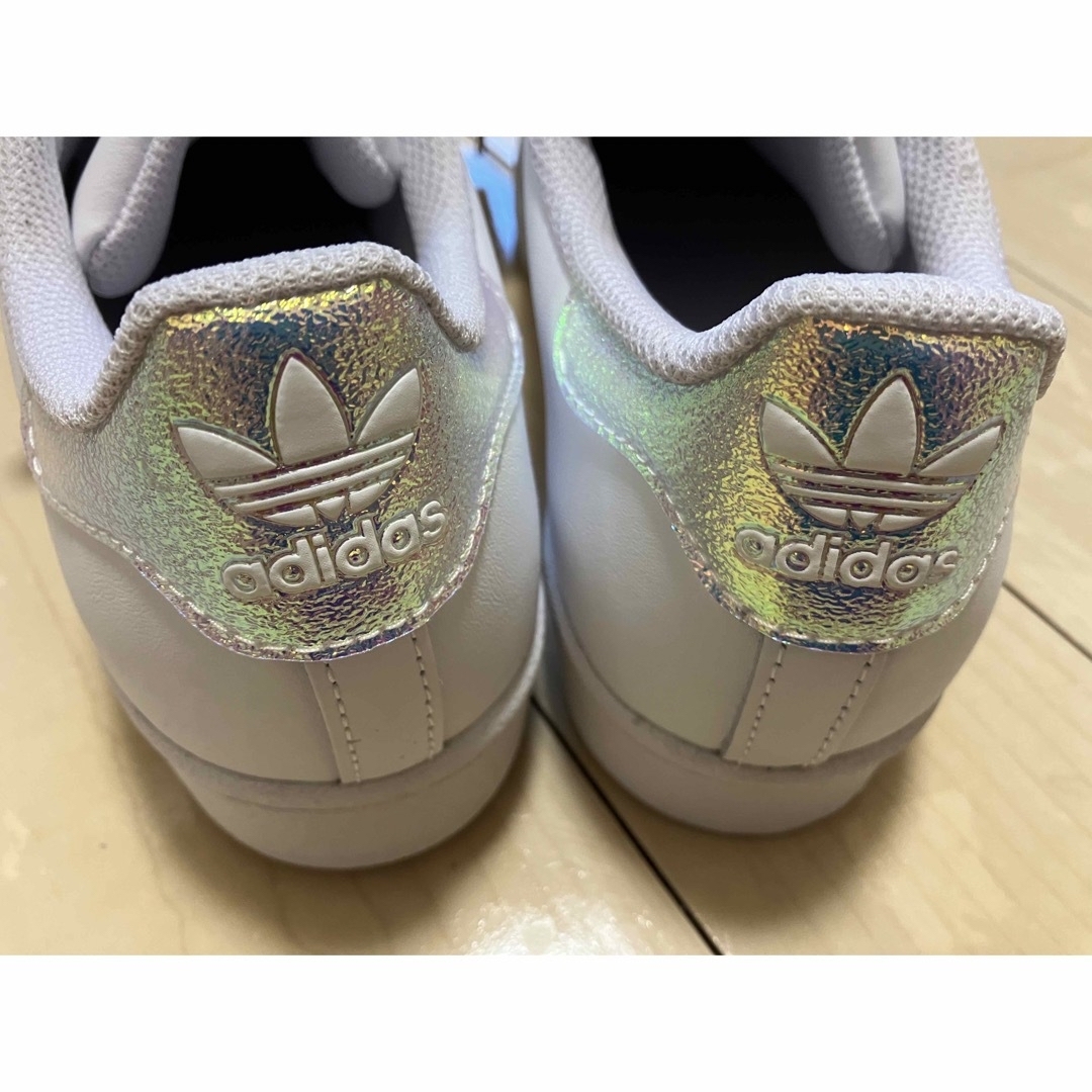 adidas(アディダス)の24cm adidas オリジナル SUPER STAR J FV3139 レディースの靴/シューズ(スニーカー)の商品写真