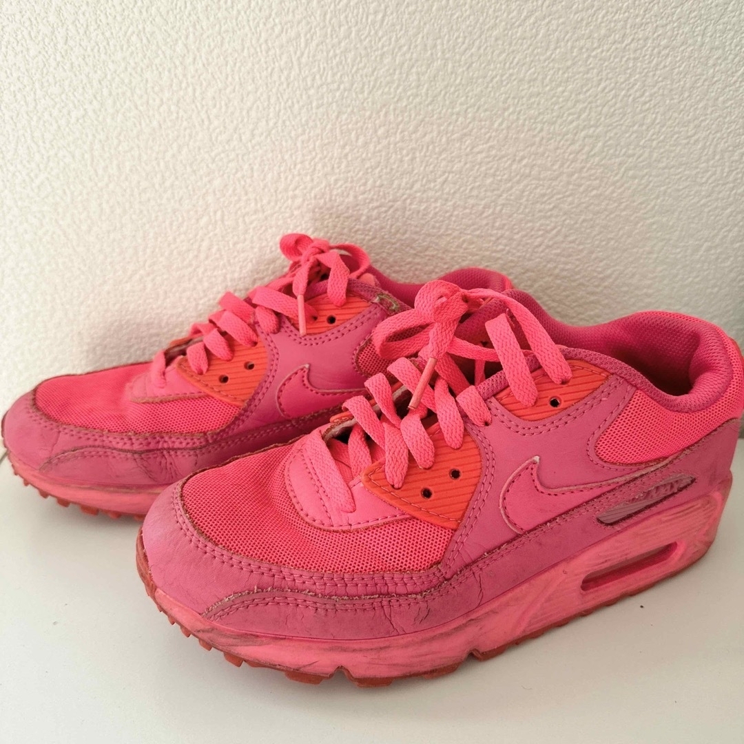 NIKE(ナイキ)のNIKE AIRMAX90 ピンク レディースの靴/シューズ(スニーカー)の商品写真