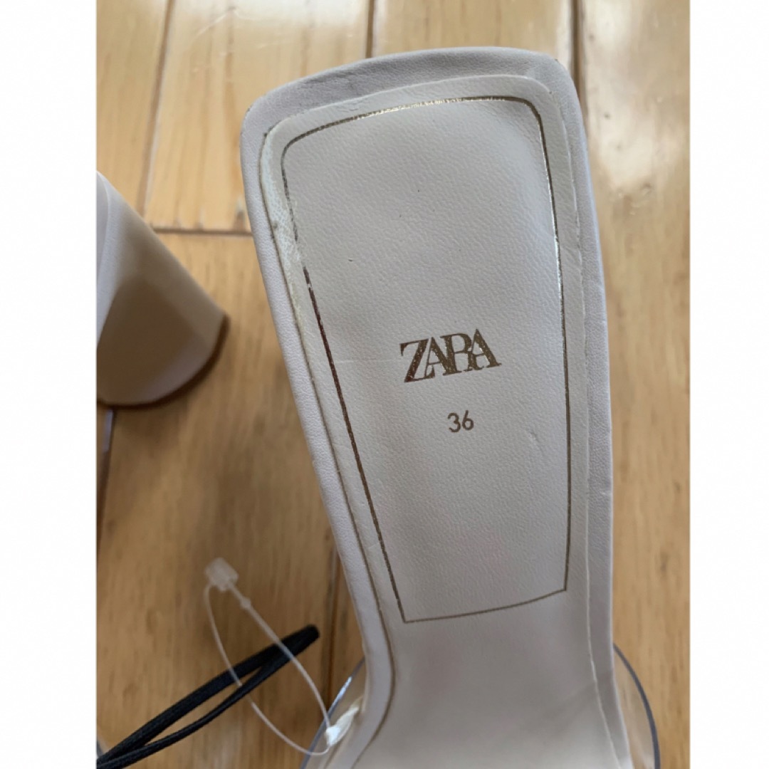 ZARA(ザラ)のブロックヒールビニールサンダル(ZARA) レディースの靴/シューズ(ミュール)の商品写真