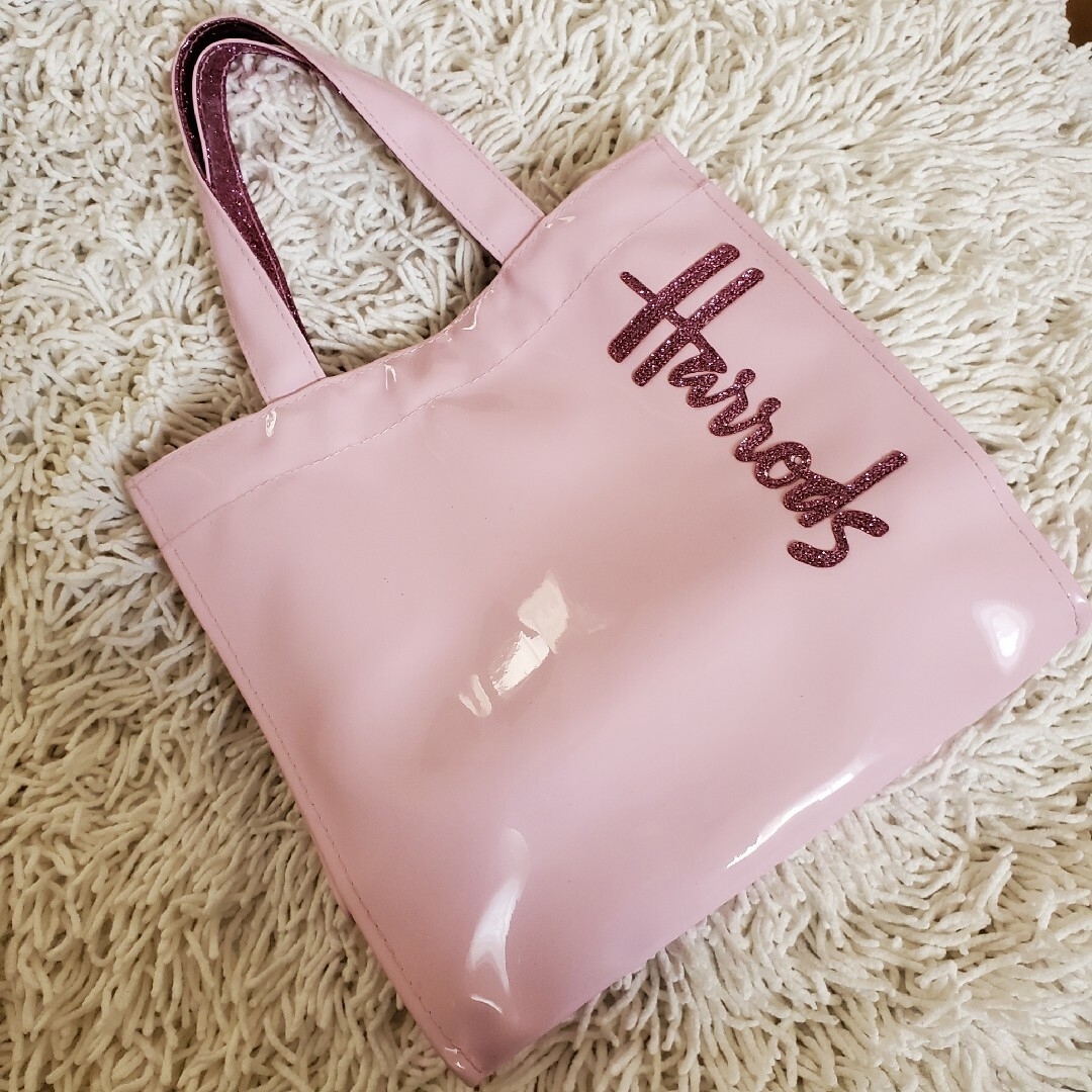 Harrods(ハロッズ)の𝐻𝑎𝑟𝑟𝑜𝑑𝑠🧸激レアピンク限定品トート レディースのバッグ(トートバッグ)の商品写真