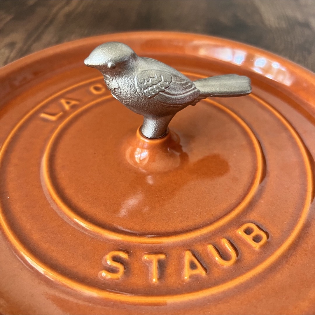 STAUB(ストウブ)の［海外限定/日本未発売］小鳥ノブ STAUBなどに装着可能 インテリア/住まい/日用品のキッチン/食器(調理道具/製菓道具)の商品写真