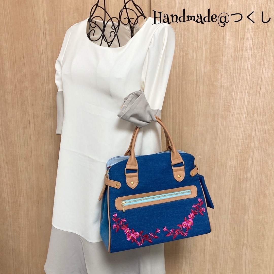 デニムリメイク 2wayトートバッグ 花柄刺繍ワッペン チャーム付き NO.66の通販 by ハンドメイドバック@つくし|ラクマ ハンドメイド デニム 2wayトートバッグ 花柄刺繍ワッペン 専用ページ