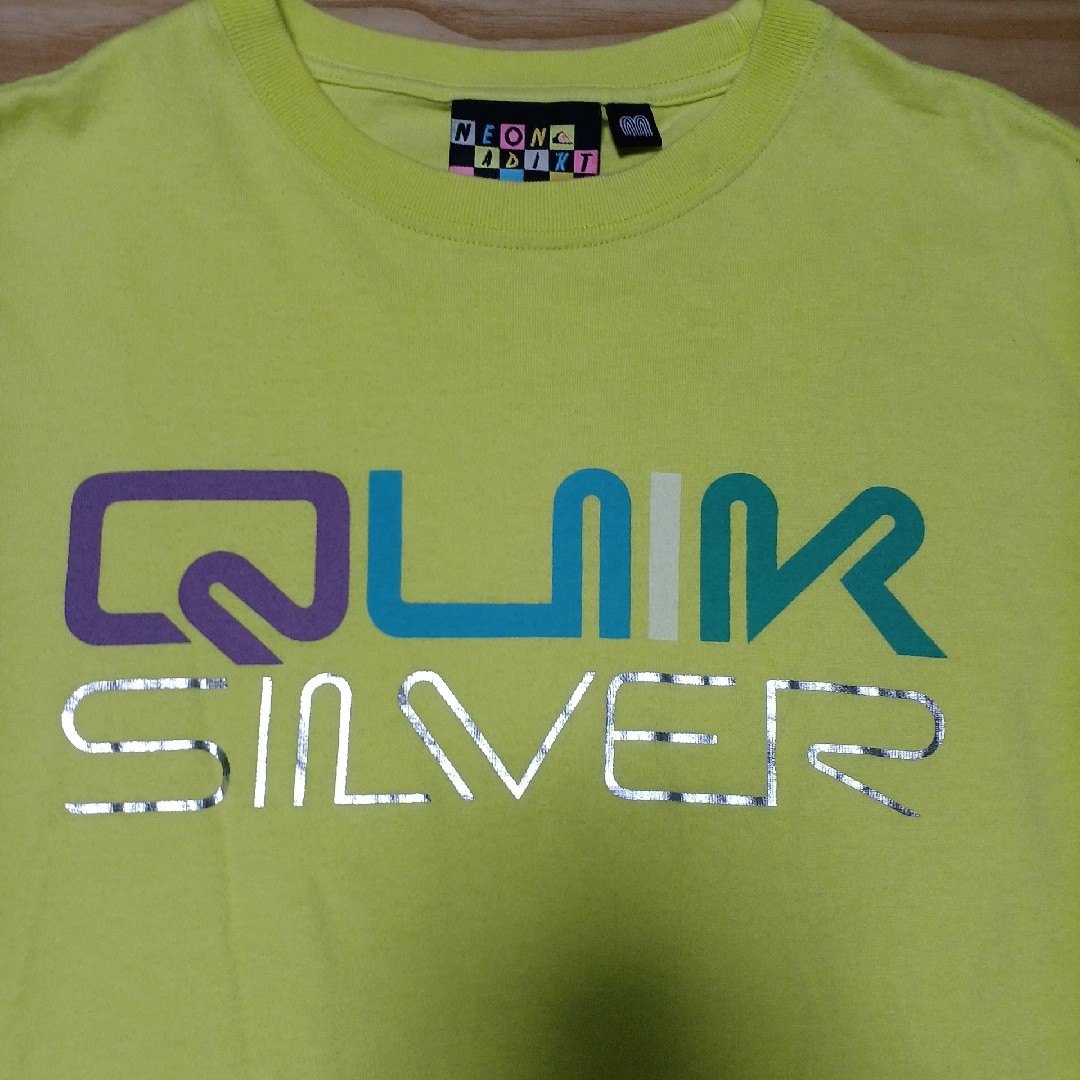 QUIKSILVER(クイックシルバー)の【即日発送】美品。QUIK SILVER ネオンカラー半袖カットソー メンズのトップス(Tシャツ/カットソー(半袖/袖なし))の商品写真