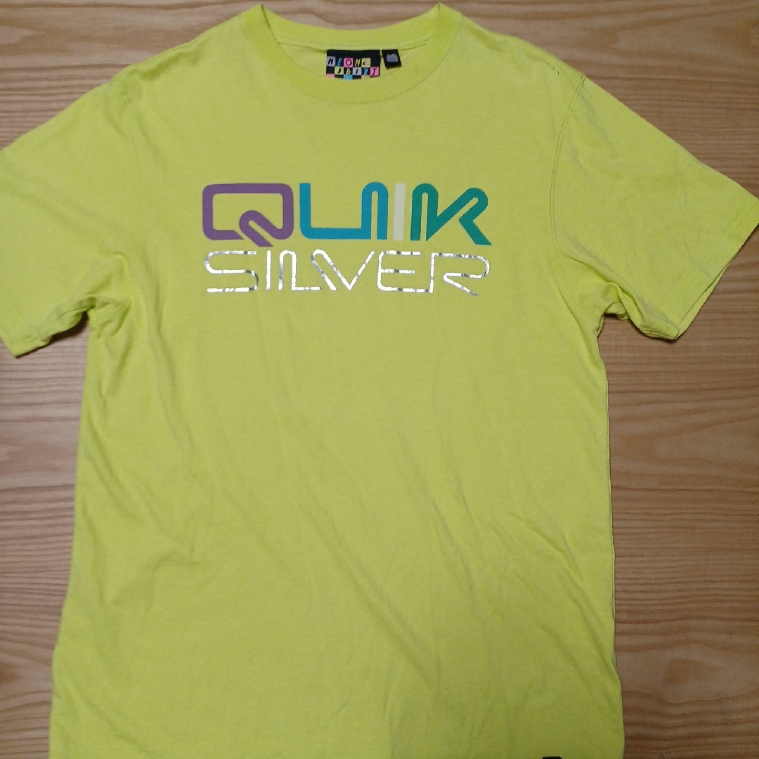 QUIKSILVER(クイックシルバー)の【即日発送】美品。QUIK SILVER ネオンカラー半袖カットソー メンズのトップス(Tシャツ/カットソー(半袖/袖なし))の商品写真