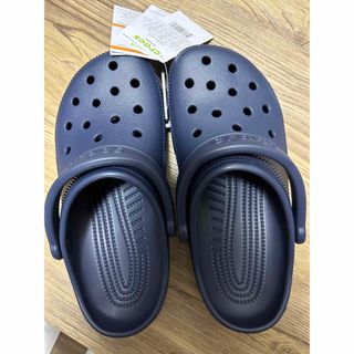 クロックス(crocs)のcrocs クロックス　ネイビー　22㎝(サンダル)