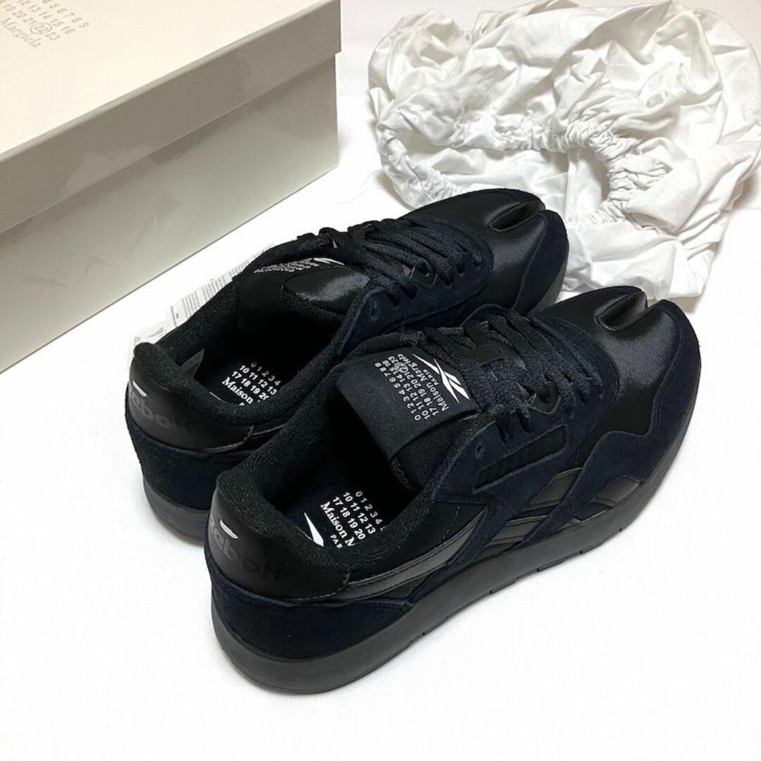 Maison Martin Margiela(マルタンマルジェラ)の新品 US11 UK10 マルジェラ リーボック タビスニーカー 黒 4893 メンズの靴/シューズ(スニーカー)の商品写真