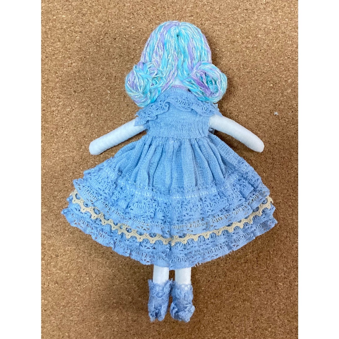 ドール チャーム ブルー ハンドメイド ハンドメイドのファッション小物(バッグチャーム)の商品写真