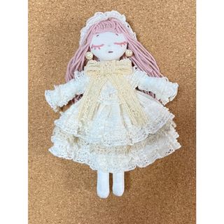 ドール チャーム エクリュ  ハンドメイド(バッグチャーム)