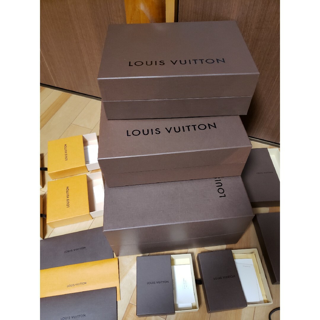 LOUIS VUITTON(ルイヴィトン)のLv 空箱と紙袋のみ レディースのバッグ(ショップ袋)の商品写真