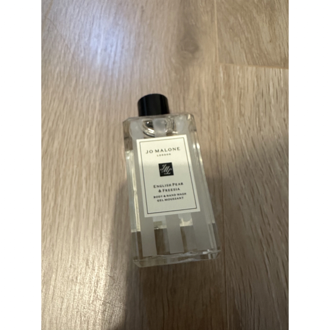 Jo Malone(ジョーマローン)のイングリッシュ ペアー & フリージア ボディ & ハンドウォッシュ 100ml コスメ/美容のボディケア(ボディソープ/石鹸)の商品写真