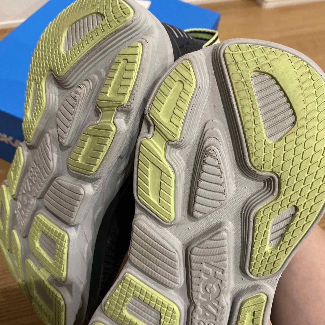 HOKA ONE ONE(ホカオネオネ)のHOKA ONEONE 27.5cm スポーツ/アウトドアのランニング(シューズ)の商品写真