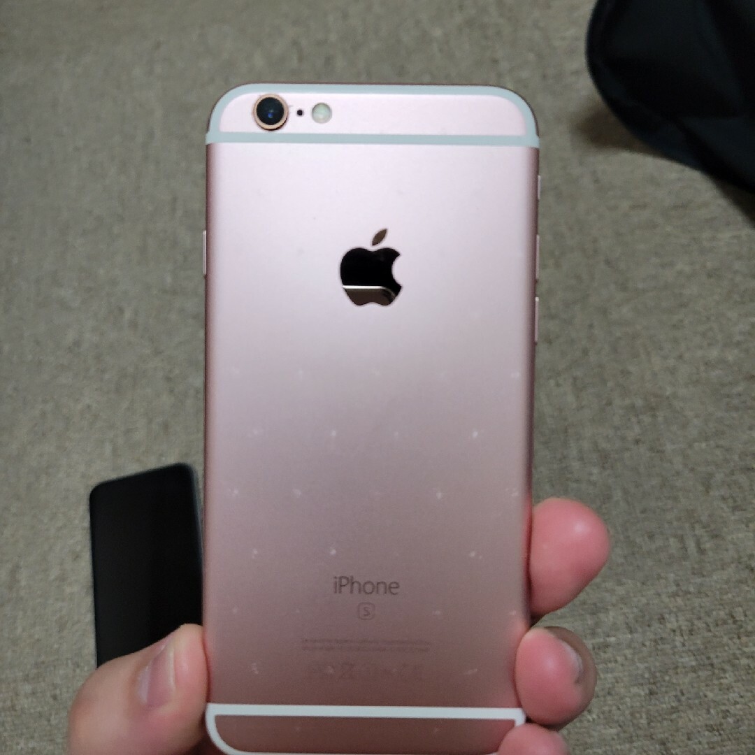 iPhone(アイフォーン)のau iPhone6s 64GB スペースグレー ピンクゴールド 2台セット スマホ/家電/カメラのスマートフォン/携帯電話(スマートフォン本体)の商品写真