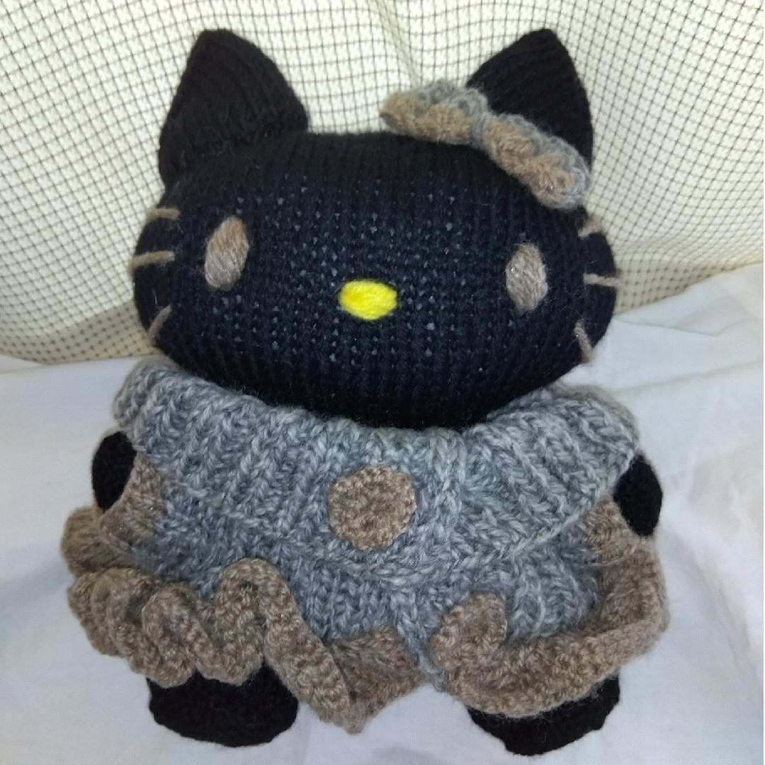 黒キティ　編みぐるみ ハンドメイドのぬいぐるみ/人形(あみぐるみ)の商品写真