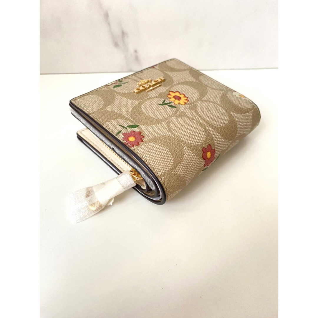 新品　coach コーチ　２つ折り財布 1