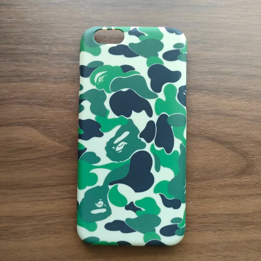 A BATHING APE(アベイシングエイプ)のiPhone6 アベイシングエイプ ABC CAMO みどり 608c スマホ/家電/カメラのスマホアクセサリー(iPhoneケース)の商品写真