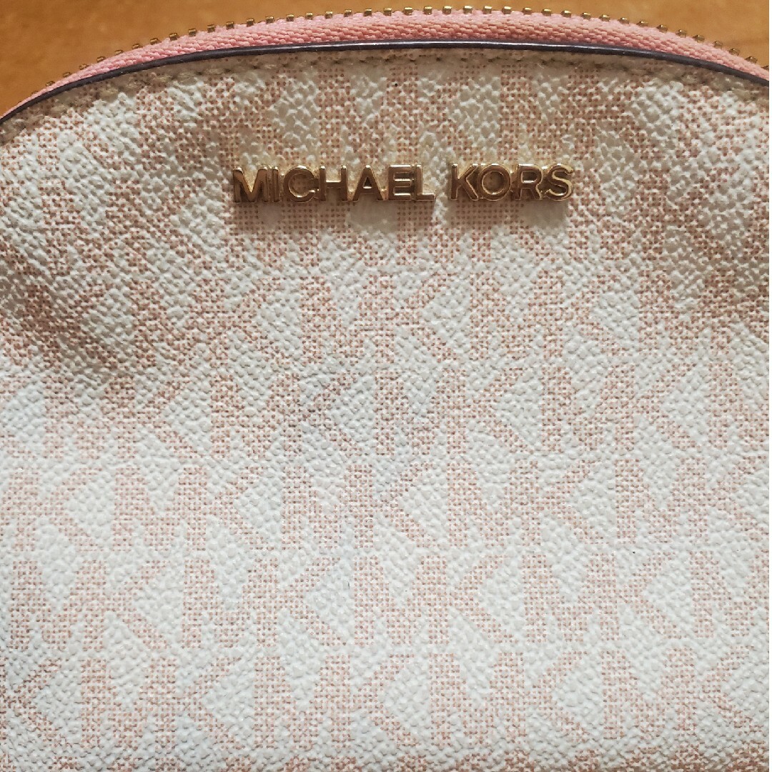 Michael Kors(マイケルコース)のMICHAEL KORS☆メイクポーチ レディースのファッション小物(ポーチ)の商品写真