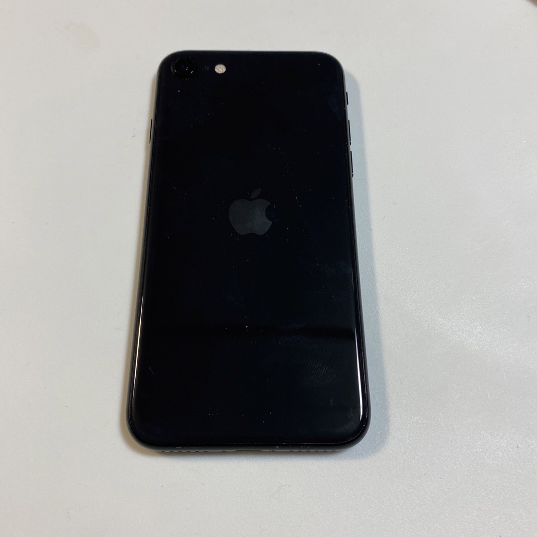 iPhone SE2 SIMフリー 64G スマホ/家電/カメラのスマートフォン/携帯電話(スマートフォン本体)の商品写真