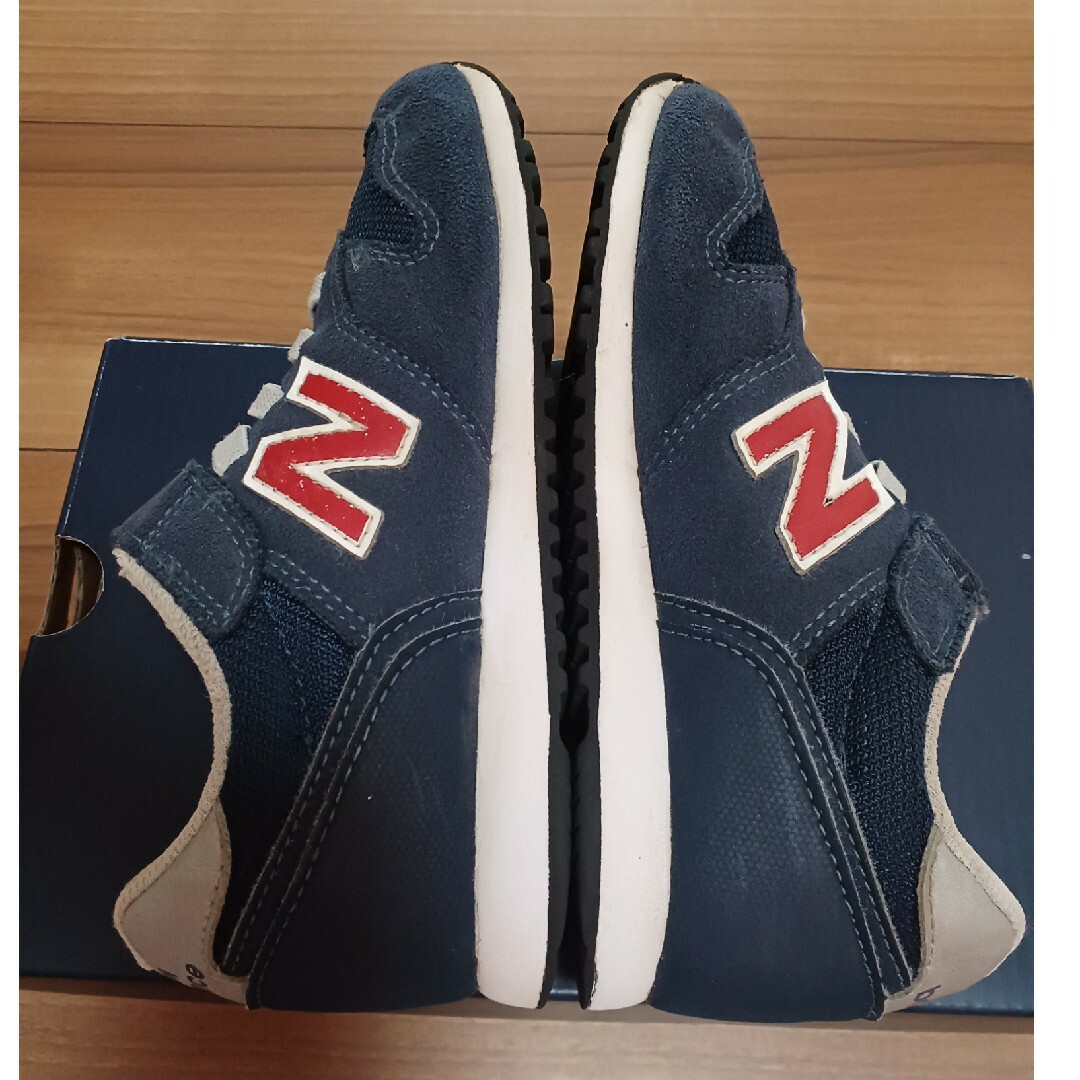 New Balance(ニューバランス)のキッズ ニューバランス スニーカー 373 ネイビー 18.5センチ キッズ/ベビー/マタニティのキッズ靴/シューズ(15cm~)(スニーカー)の商品写真