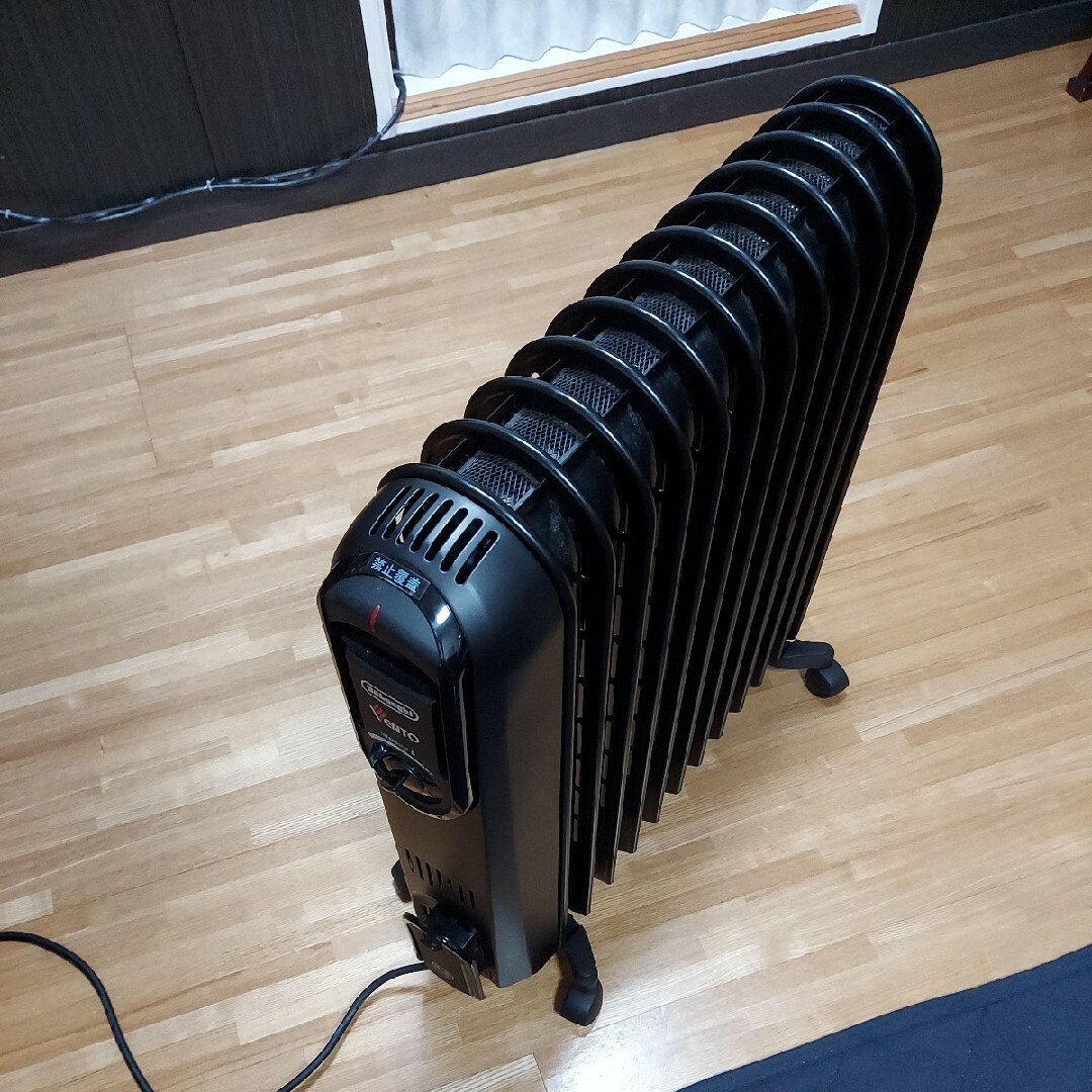 デロンギオイルヒーター200V2000W12fin.海外モデル.動作確認済!黒