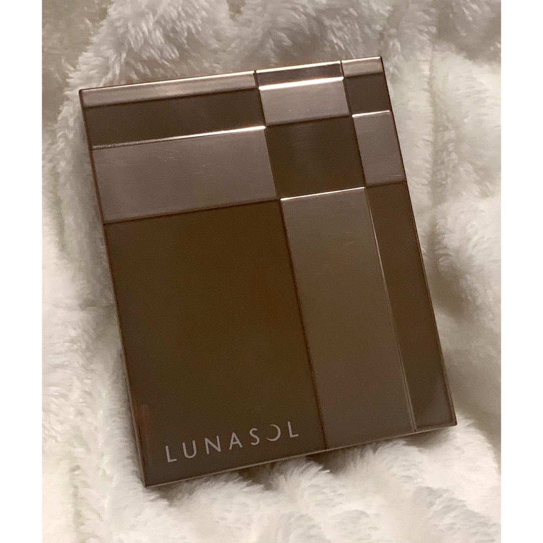 ルナソル  スキンモデリングアイズ  01  LUNASCL